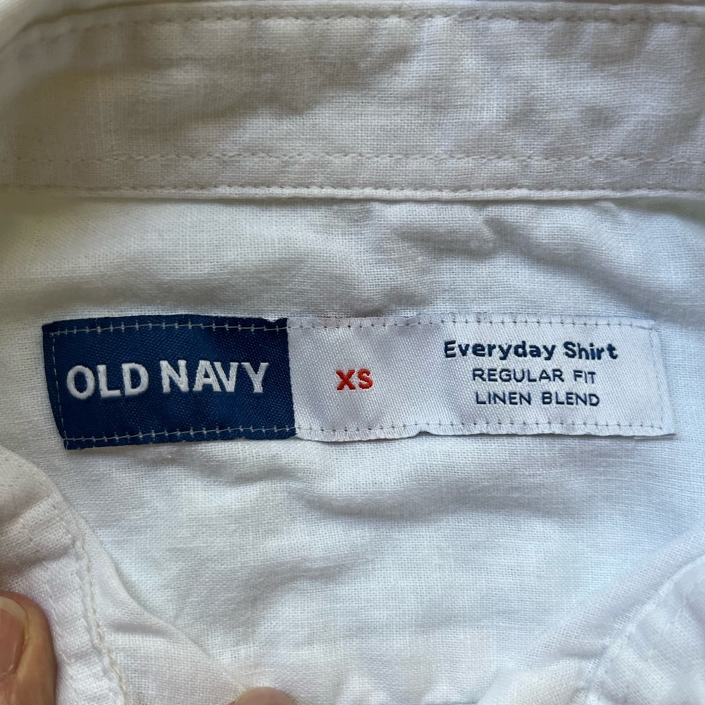 XS Old Navy Women’s Classic White Shirt, Long Sleeve, Button Up, Cotton - Picture 2 of 10